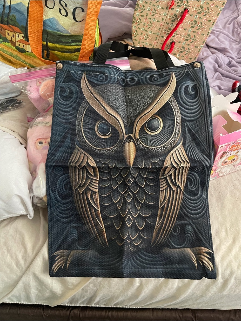 Stylish Owl-Print Tote Bag in Black and Gold